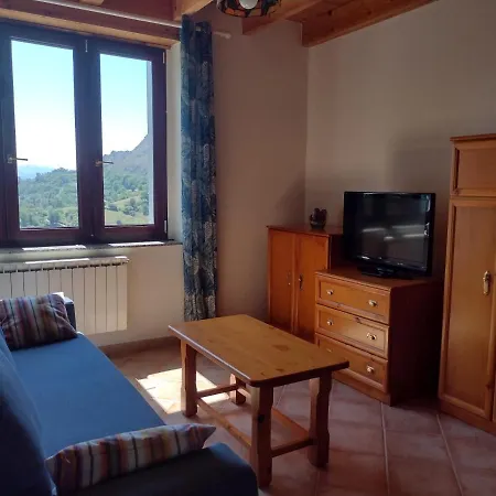 Rurales Escuelas De Collia * Arriondas